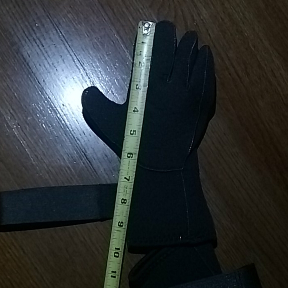 SWIMMERS GLOVES - Picture 7 of 10